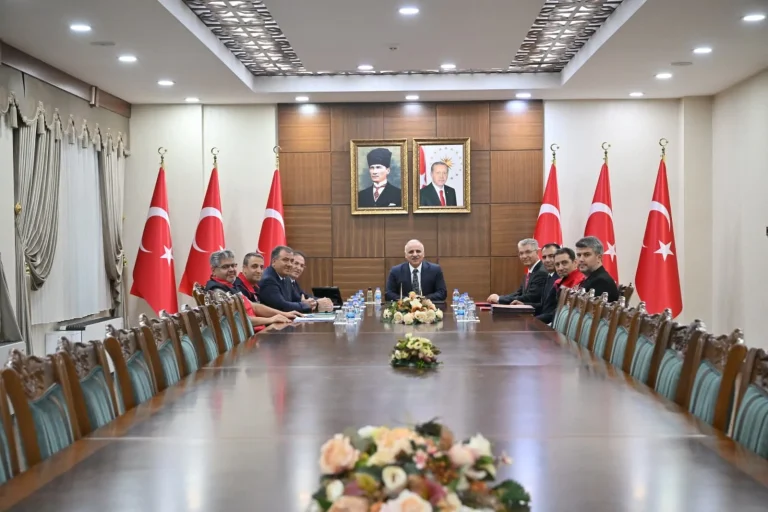 DİYARBAKIR’DA ÜRETİCİLERE  2 MİLYON TL KREDİ VE 150 BİN KÜÇÜKBAŞ HAYVAN DESTEĞİ