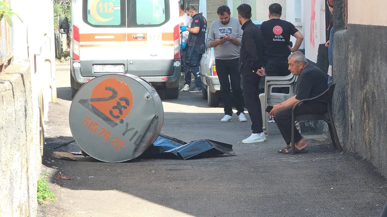 Adana Su Deposunu Tamir Eden Usta, Depoyla Birlikte Düşerek Hayatını Kaybetti