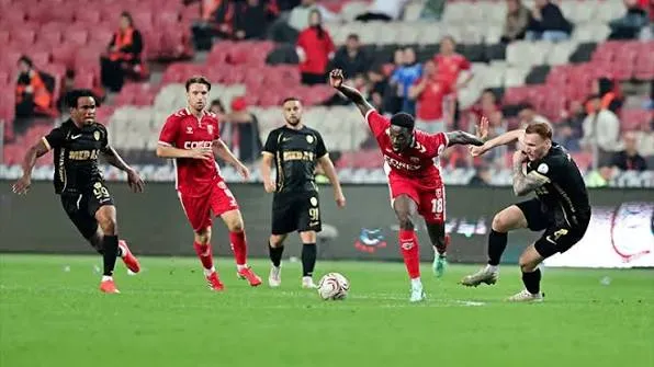 Amedspor, Samsun Deplasmanında 2-1’lik Kritik Galibiyetle Zirveye Yerleşti